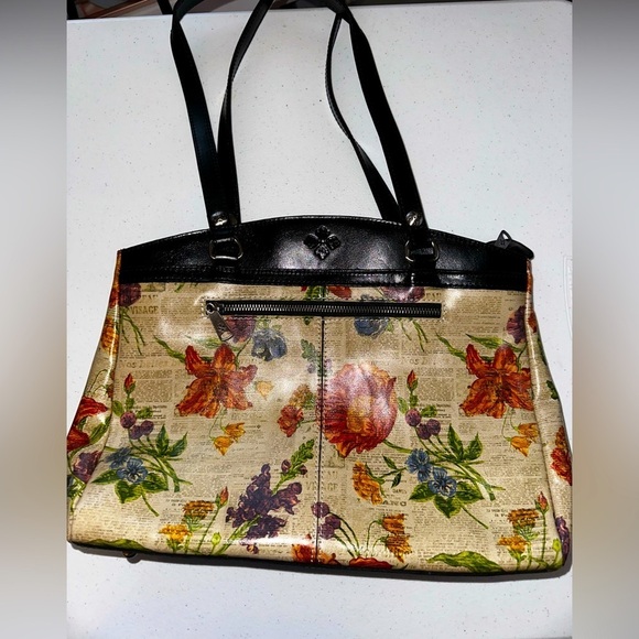 NWOT Patricia Nash poppy leather tote bag Leather floral newspaper print bag